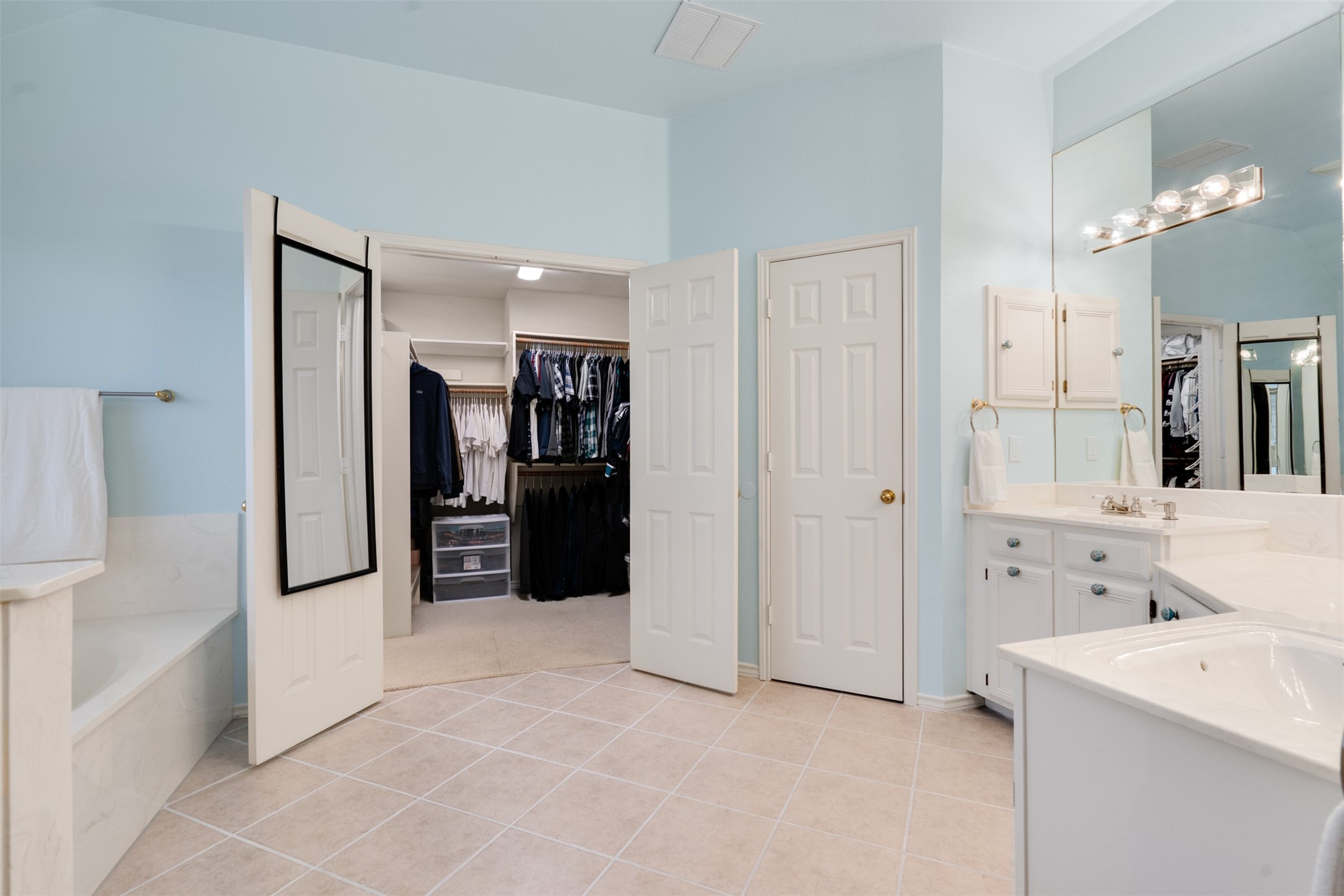 2713 Scarborough Lane