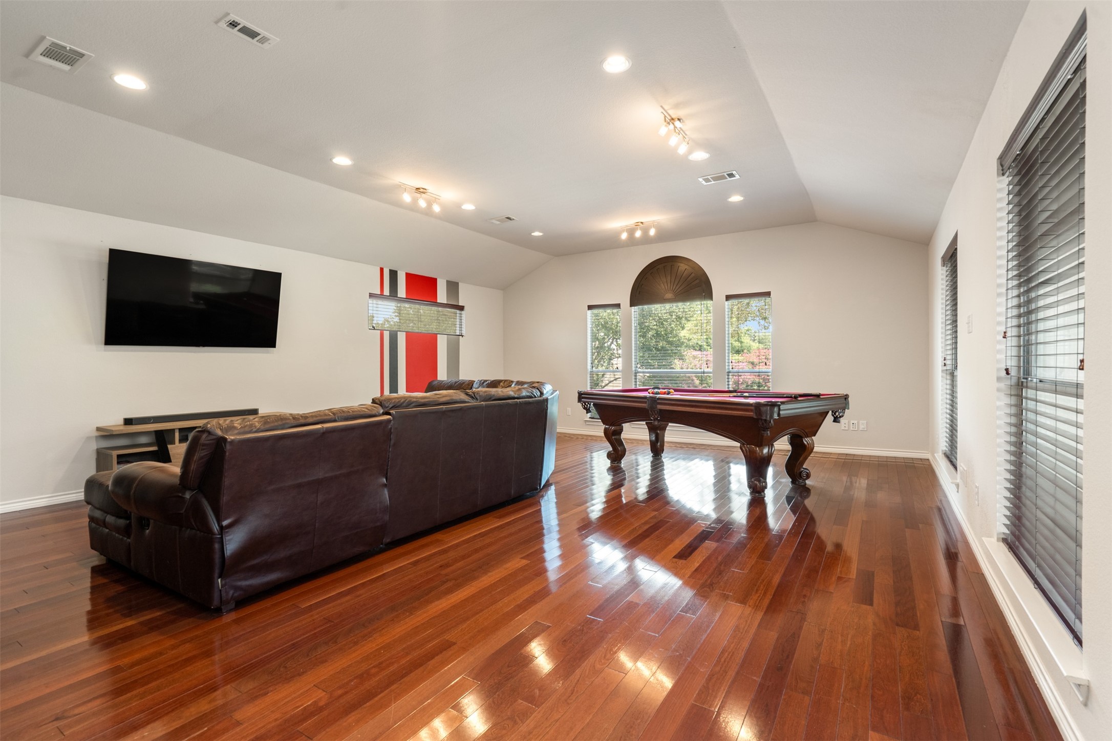 2713 Scarborough Lane