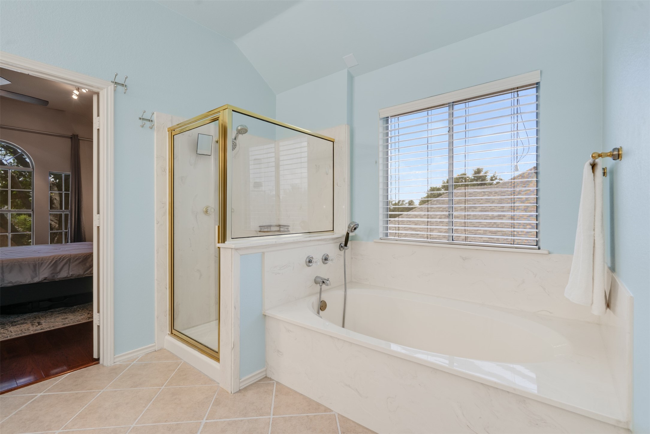 2713 Scarborough Lane