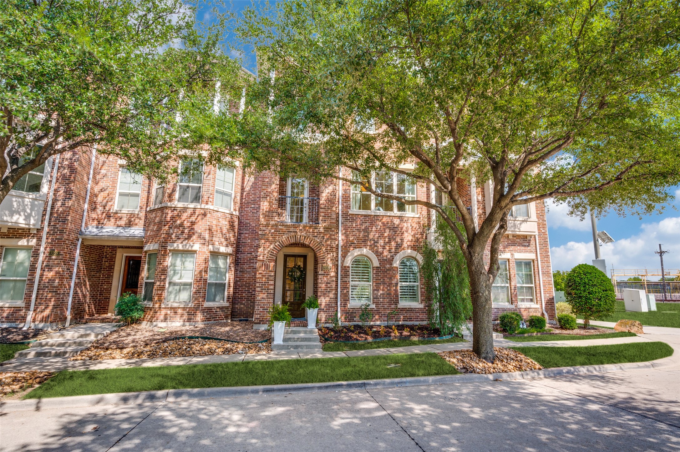 8220 Short Street