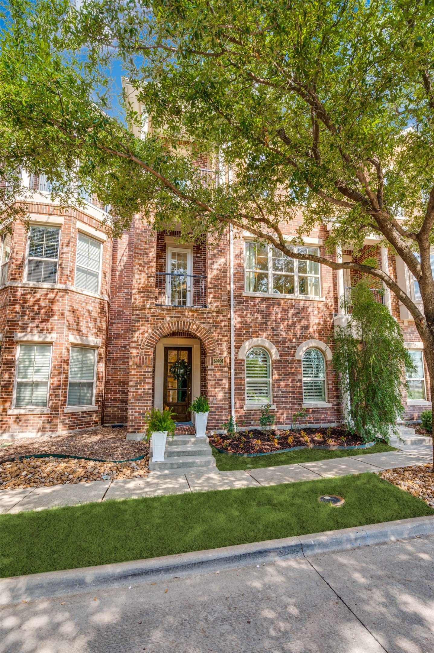8220 Short Street