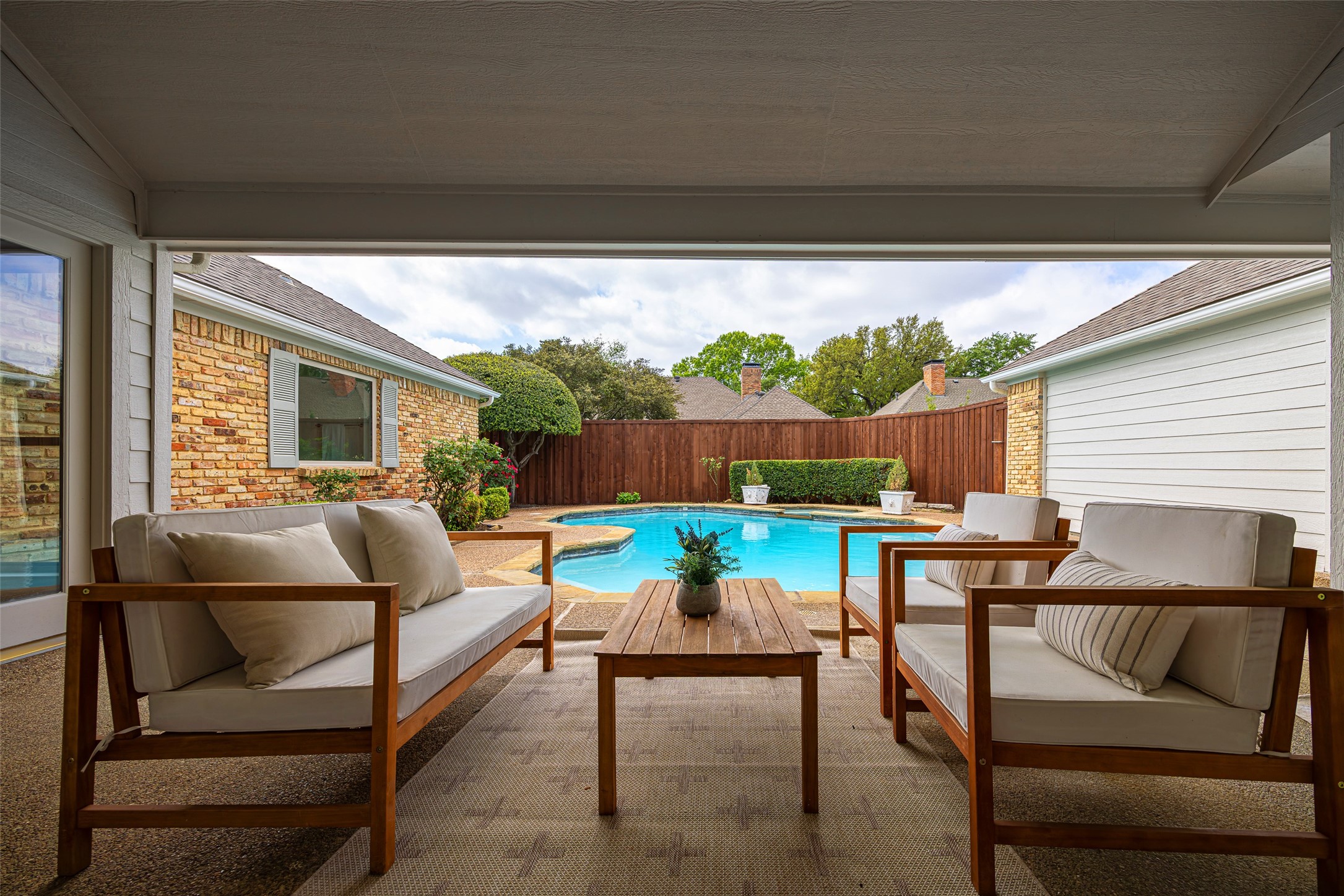 5824 Gallant Fox Lane