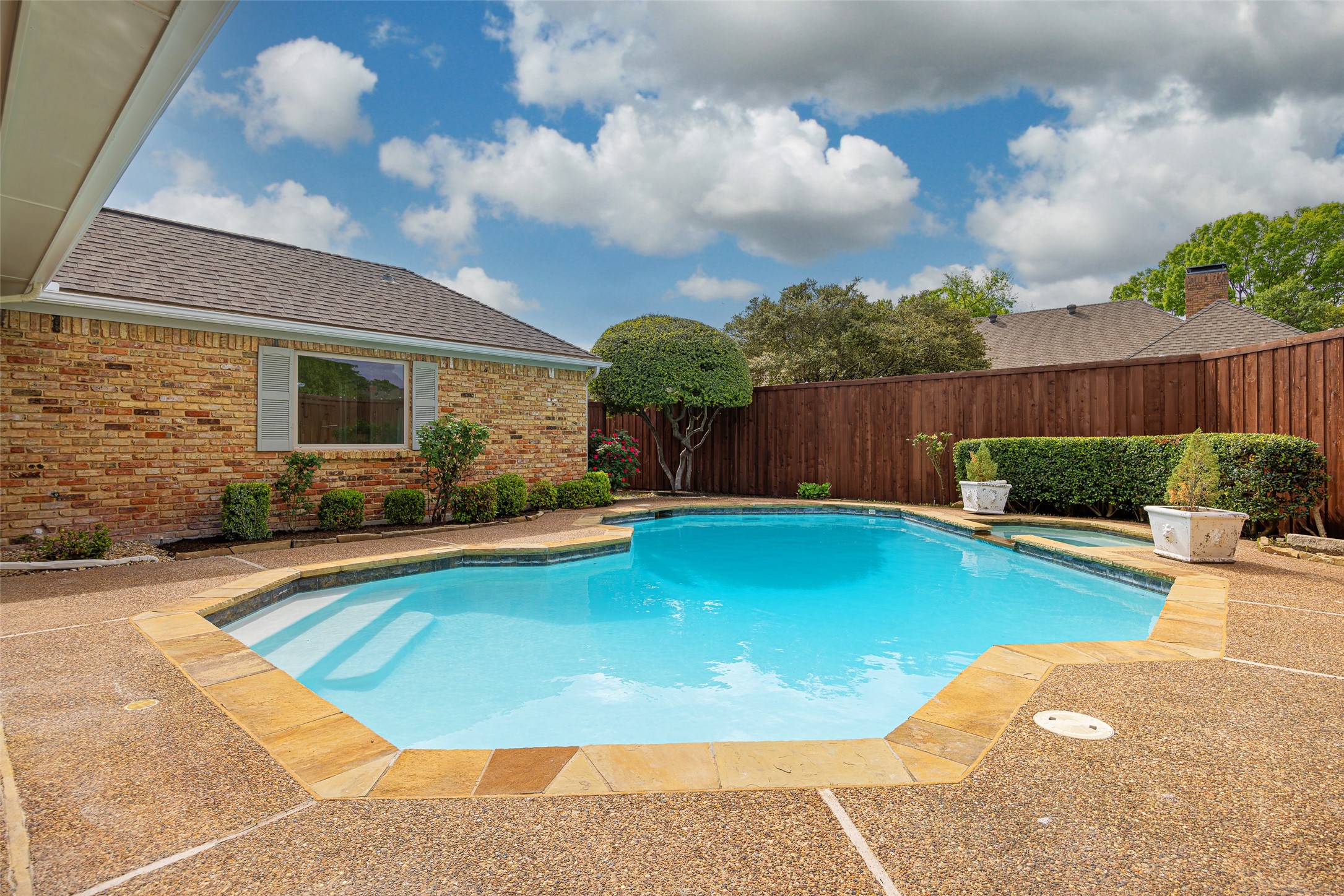 5824 Gallant Fox Lane