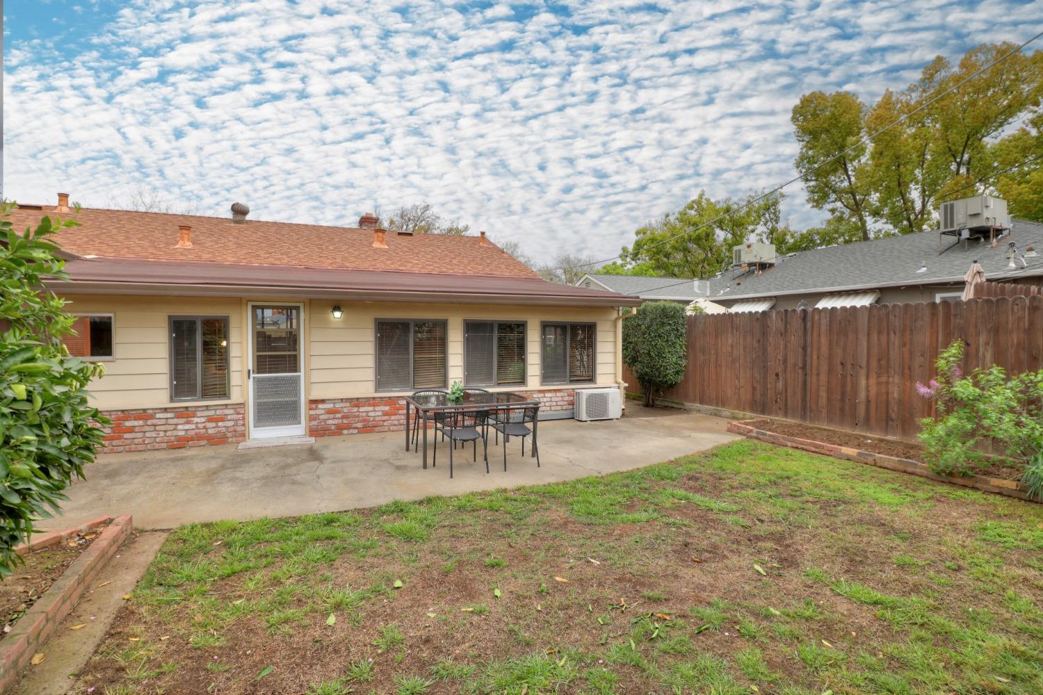 2516 Brentley Drive