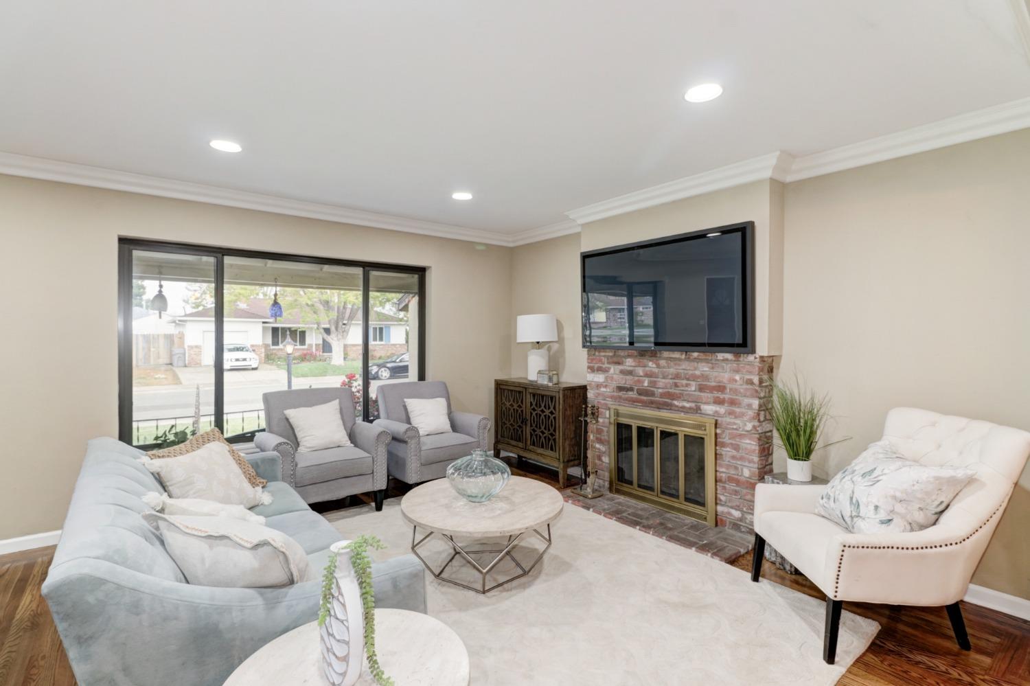 2516 Brentley Drive