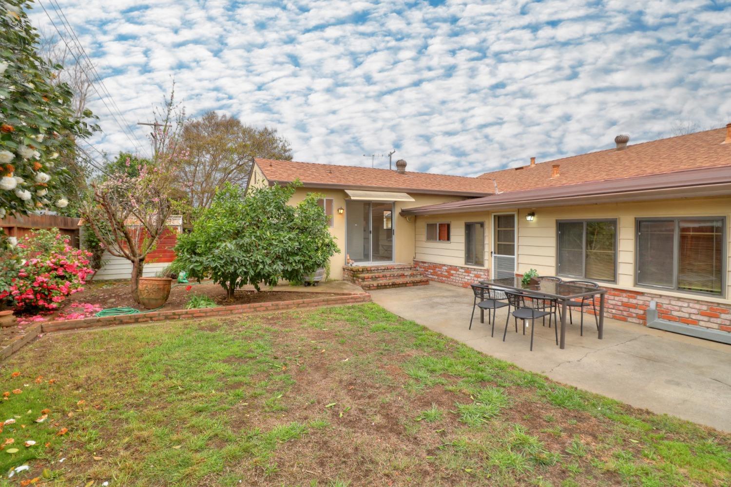 2516 Brentley Drive