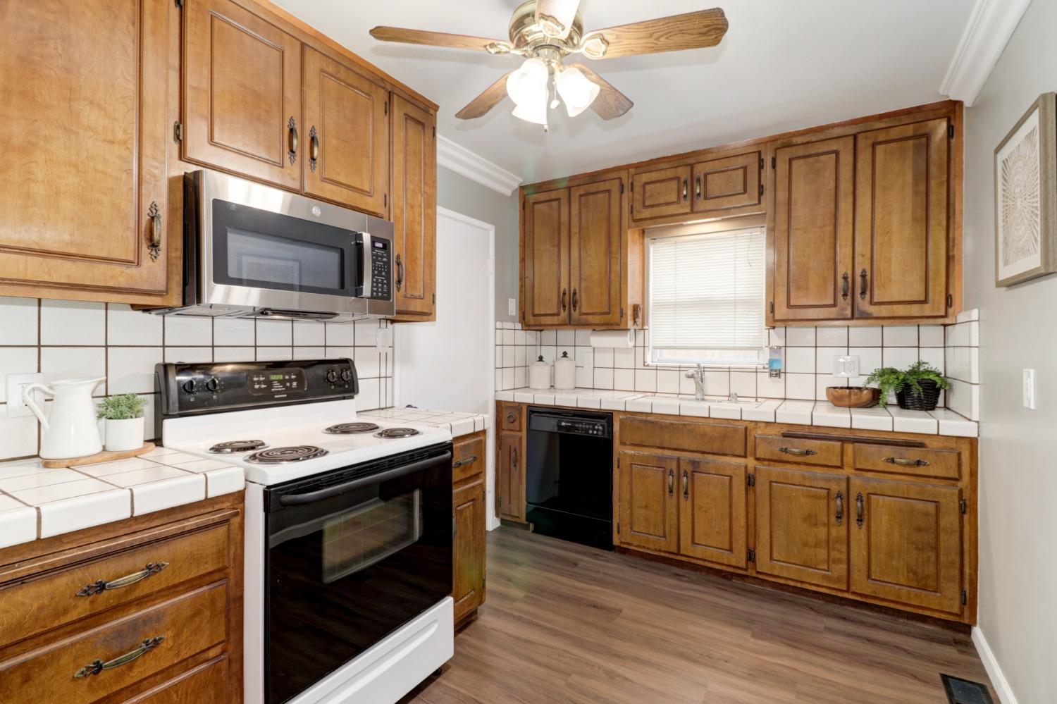 2516 Brentley Drive