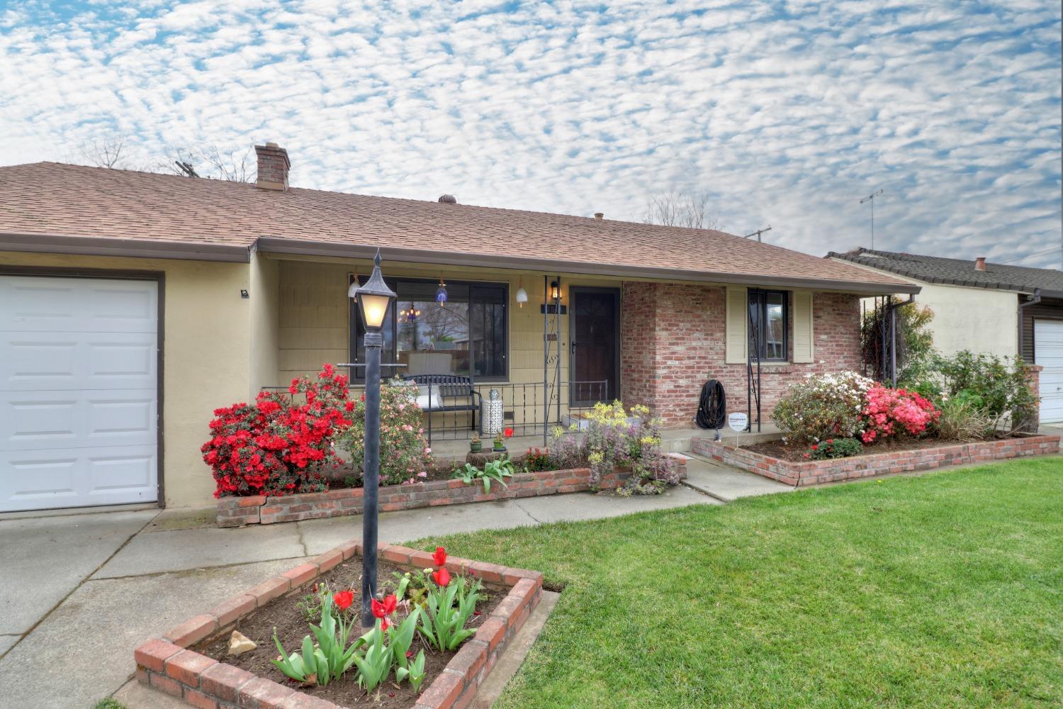 2516 Brentley Drive
