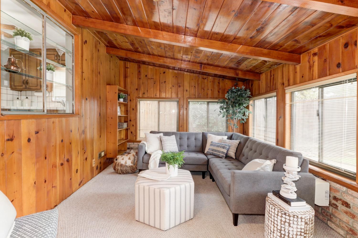 2516 Brentley Drive