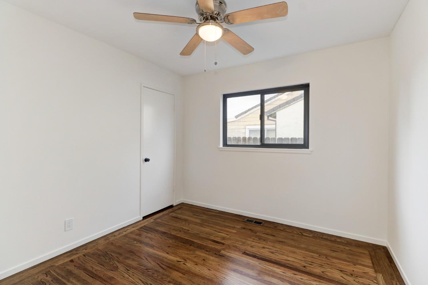 2516 Brentley Drive