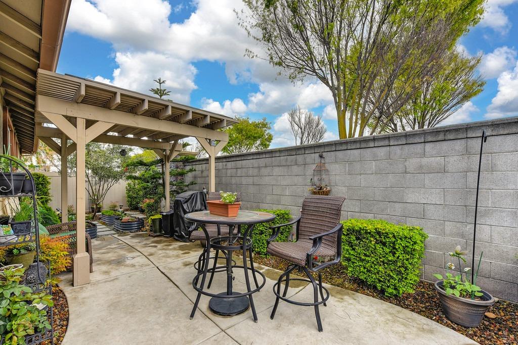 2417 Rockbrook Lane