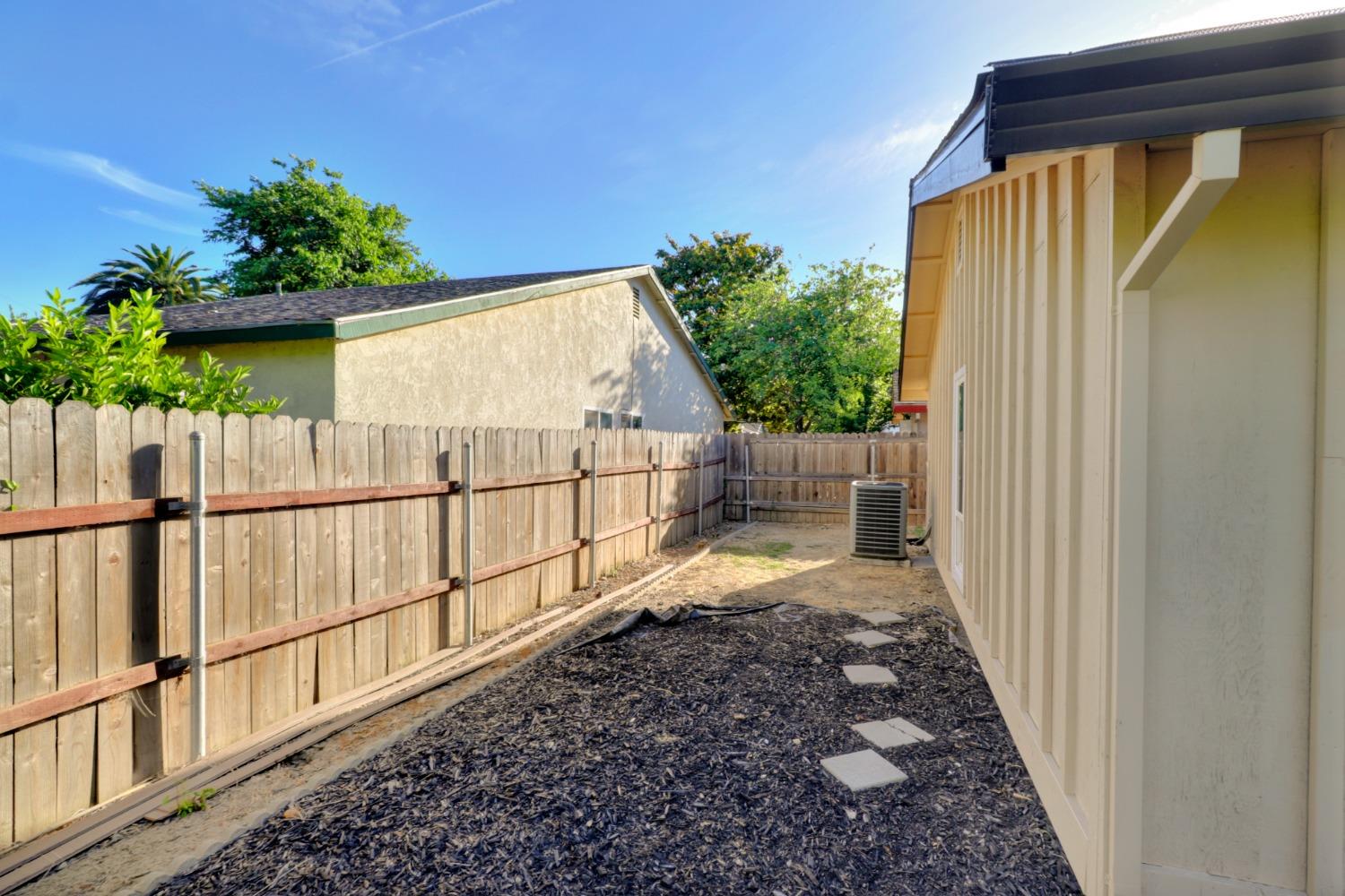 2208 Glenrio Way