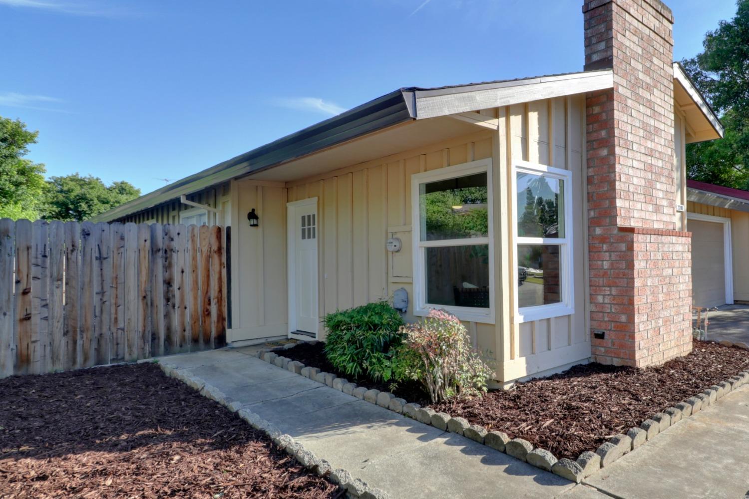 2208 Glenrio Way