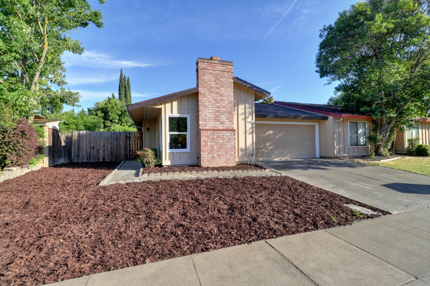 2208 Glenrio Way
