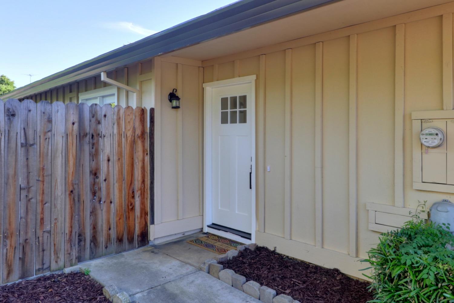 2208 Glenrio Way