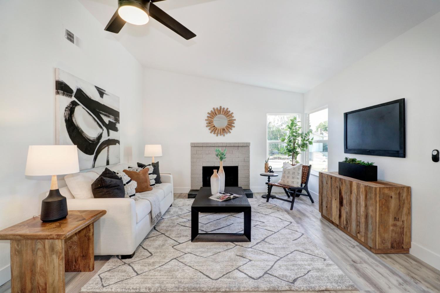 2208 Glenrio Way