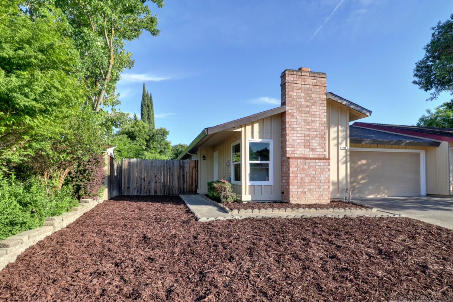 2208 Glenrio Way
