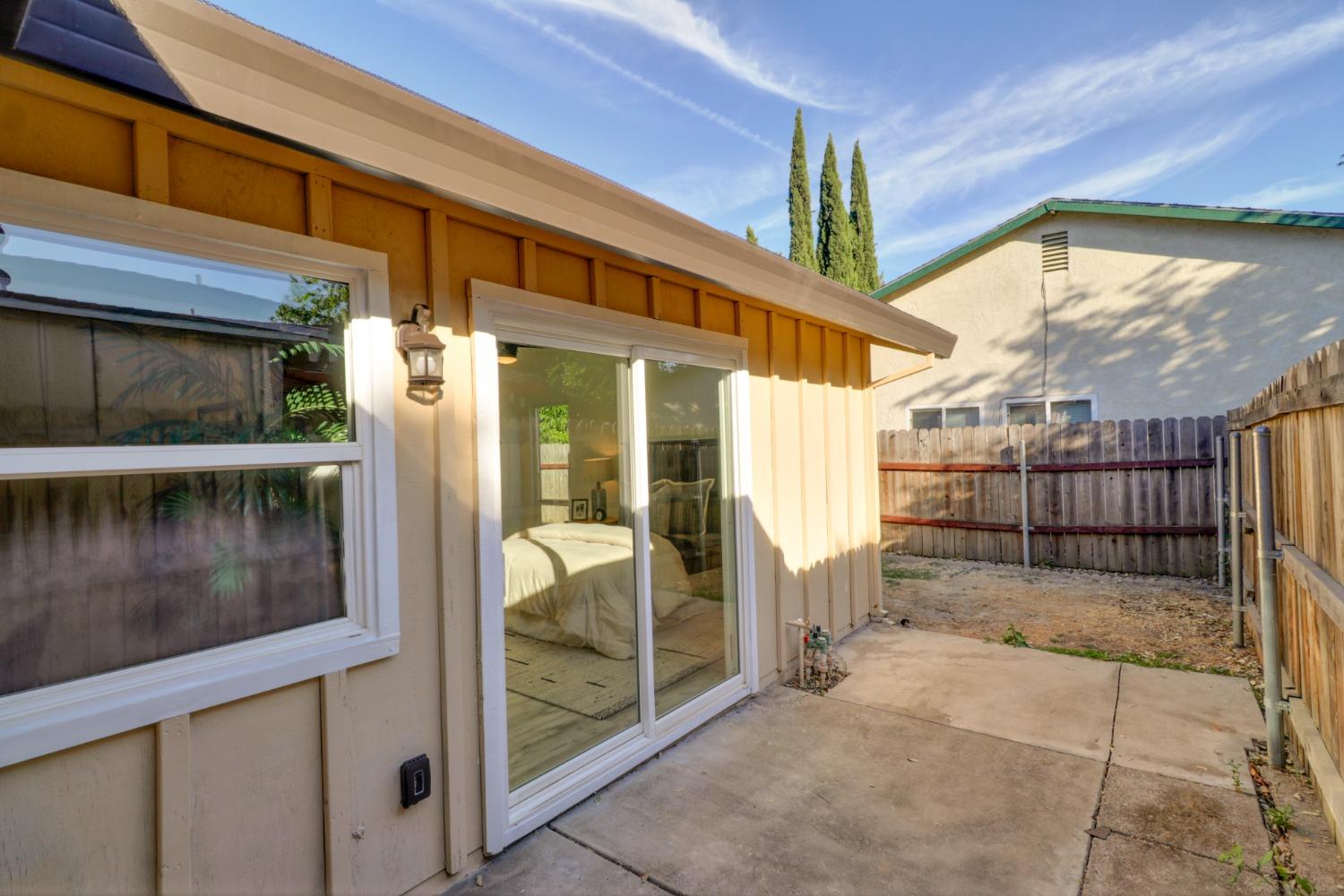 2208 Glenrio Way