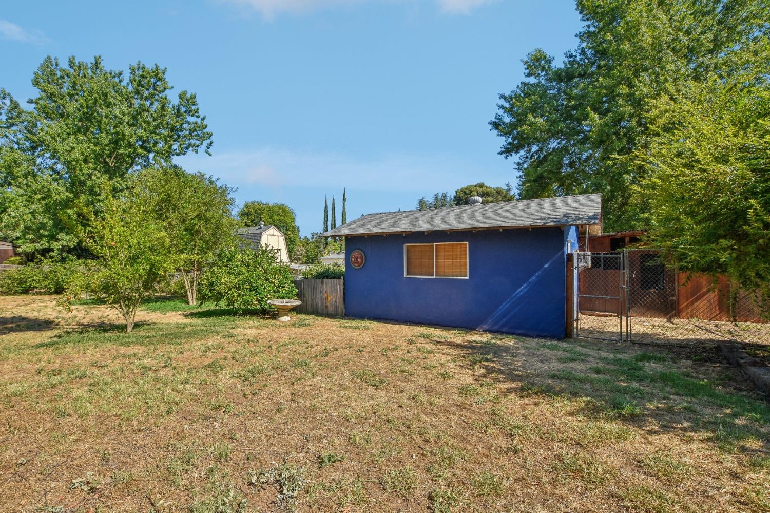 9121 Elm Avenue