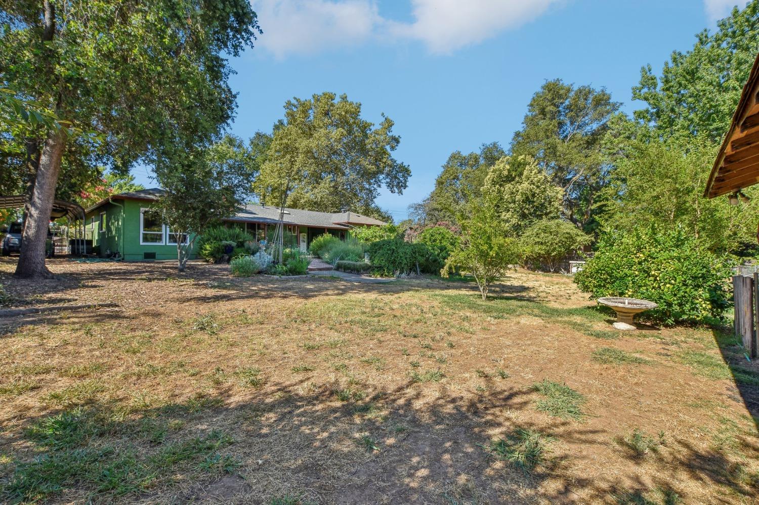9121 Elm Avenue