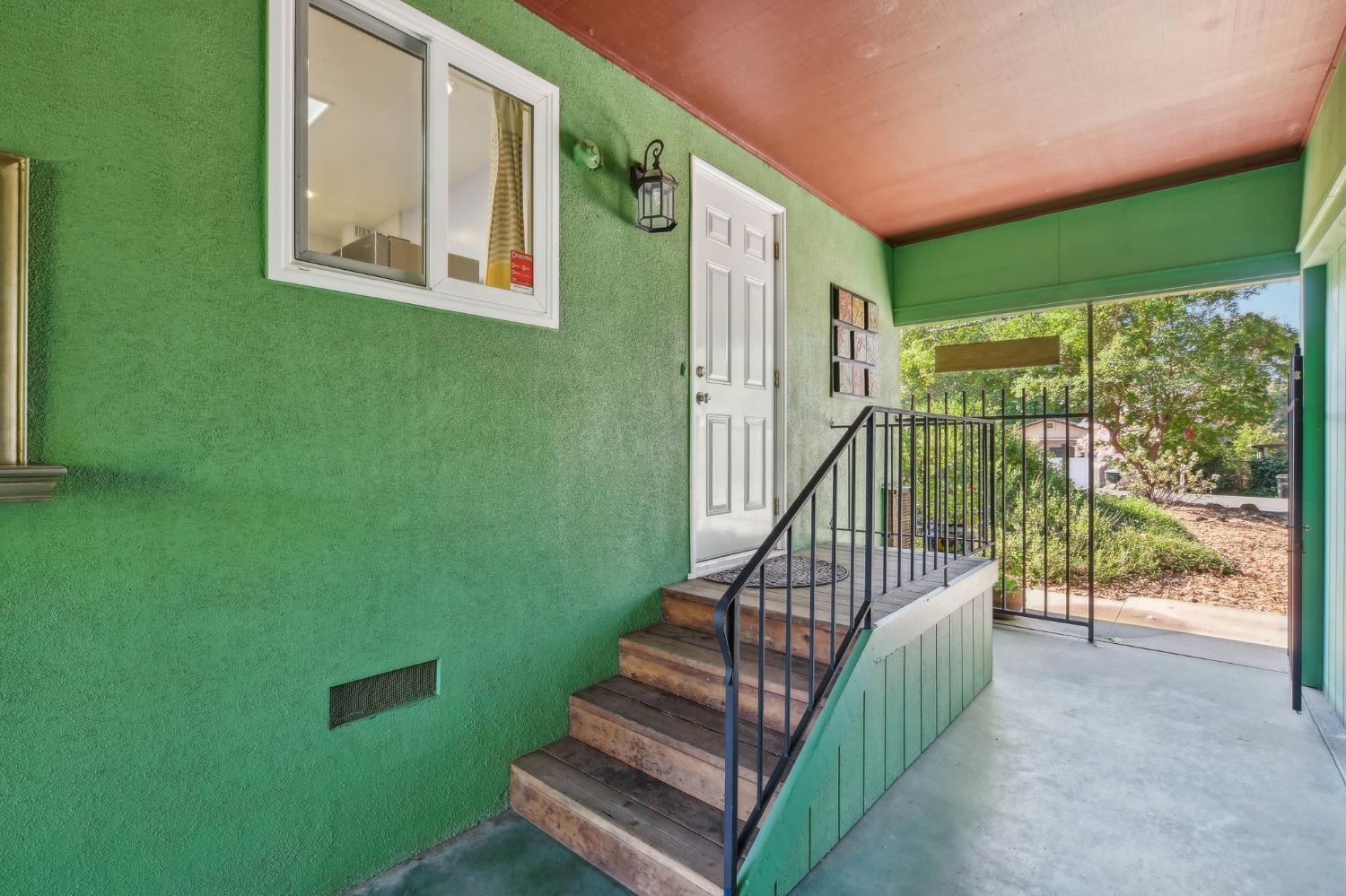 9121 Elm Avenue