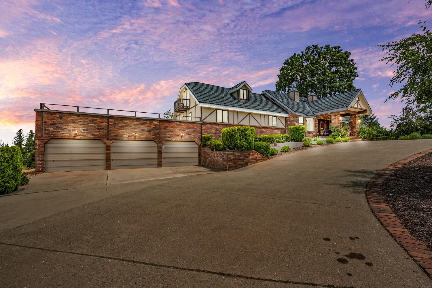 2244 Larsen Drive