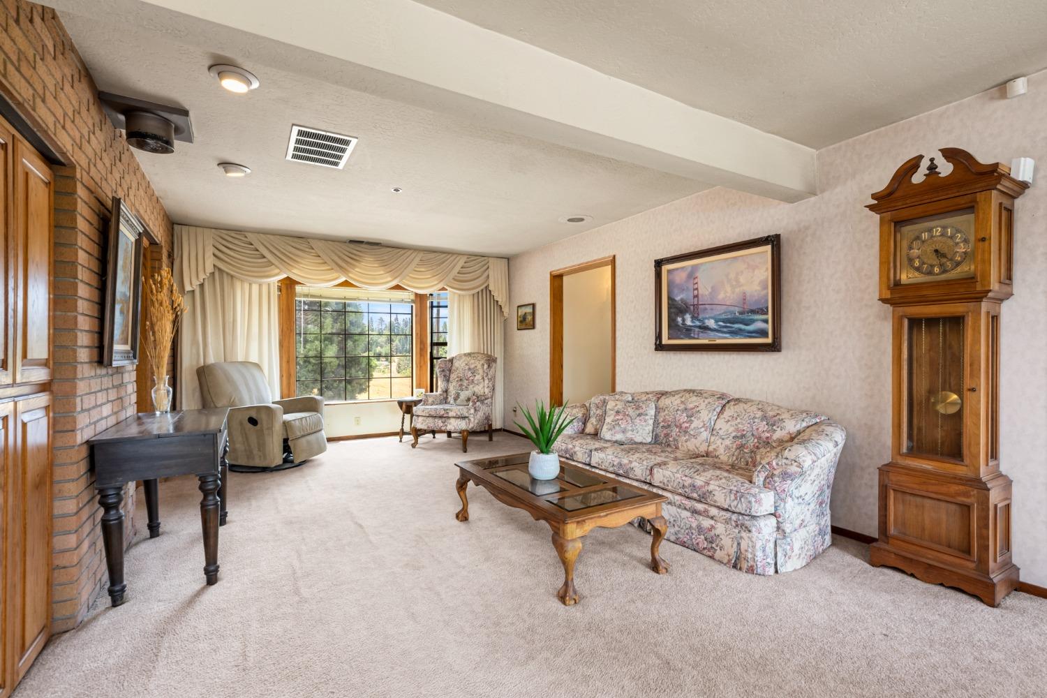 2244 Larsen Drive