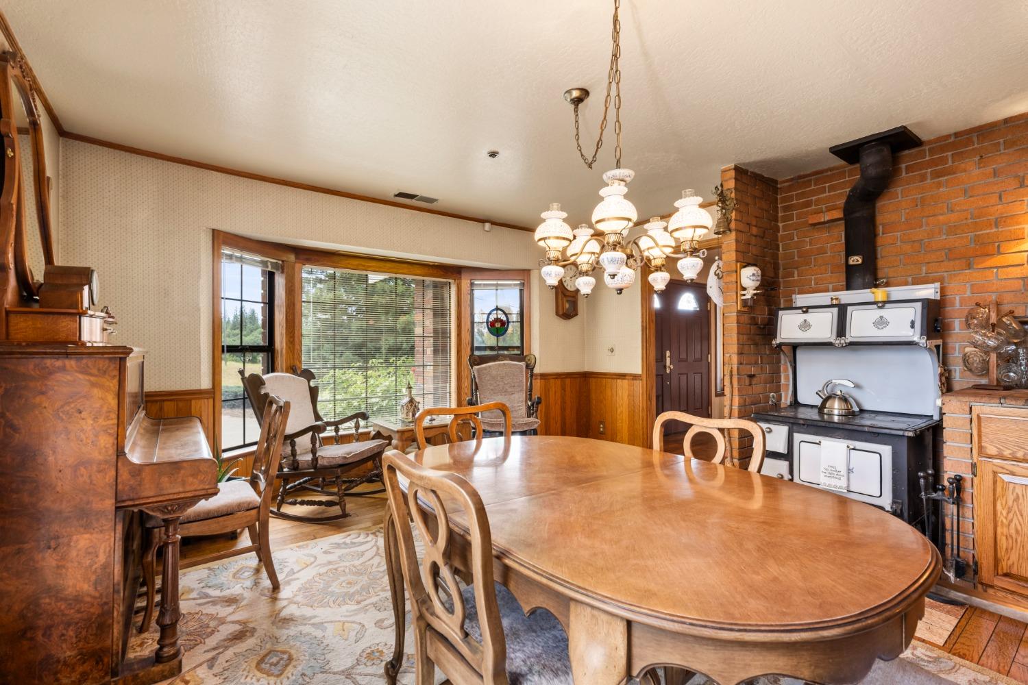 2244 Larsen Drive