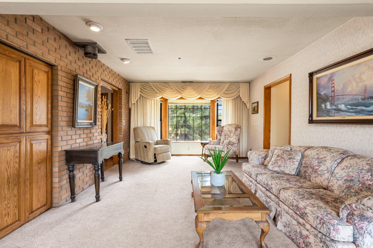 2244 Larsen Drive