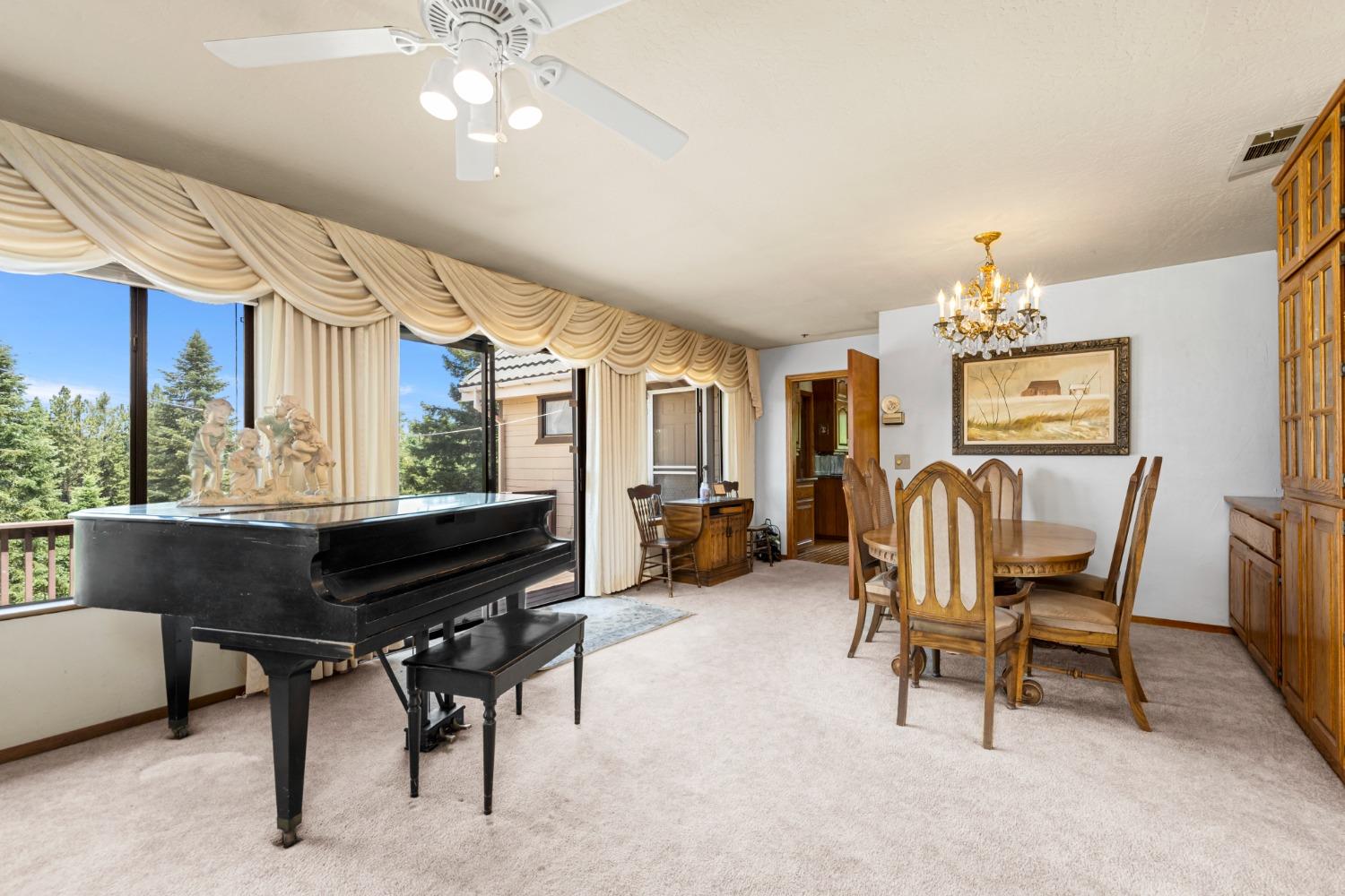 2244 Larsen Drive