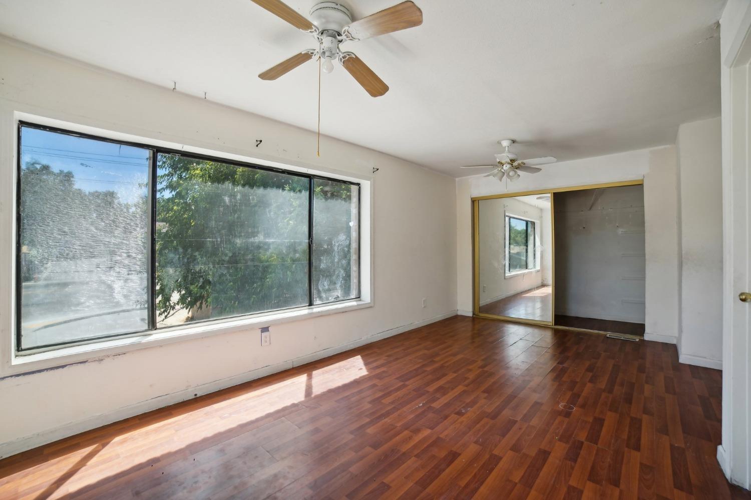 8575 Greenback Lane