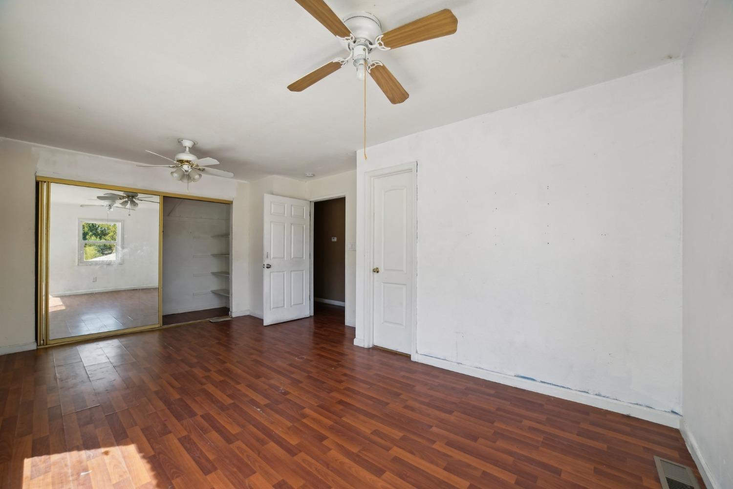 8575 Greenback Lane
