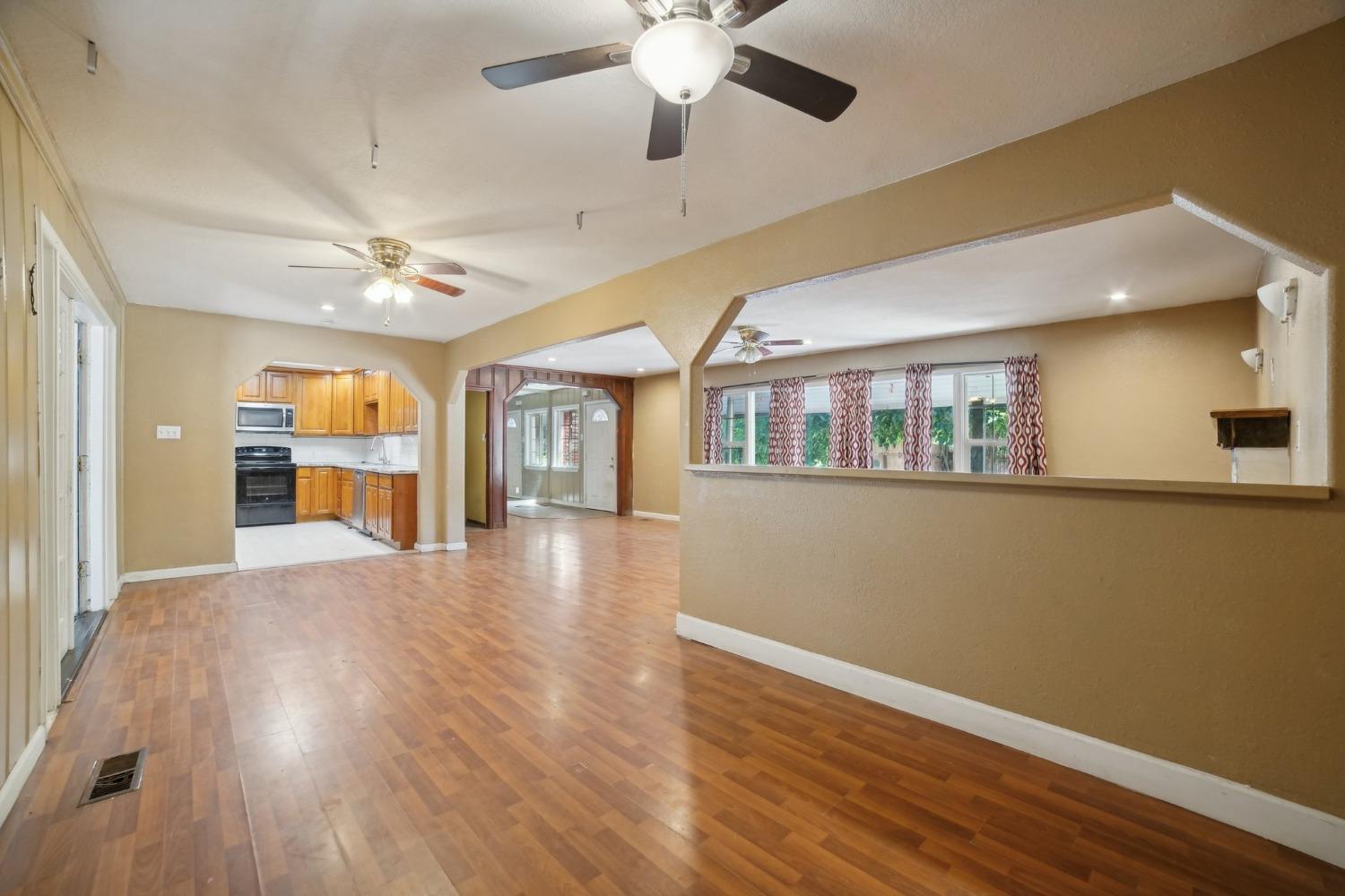 8575 Greenback Lane