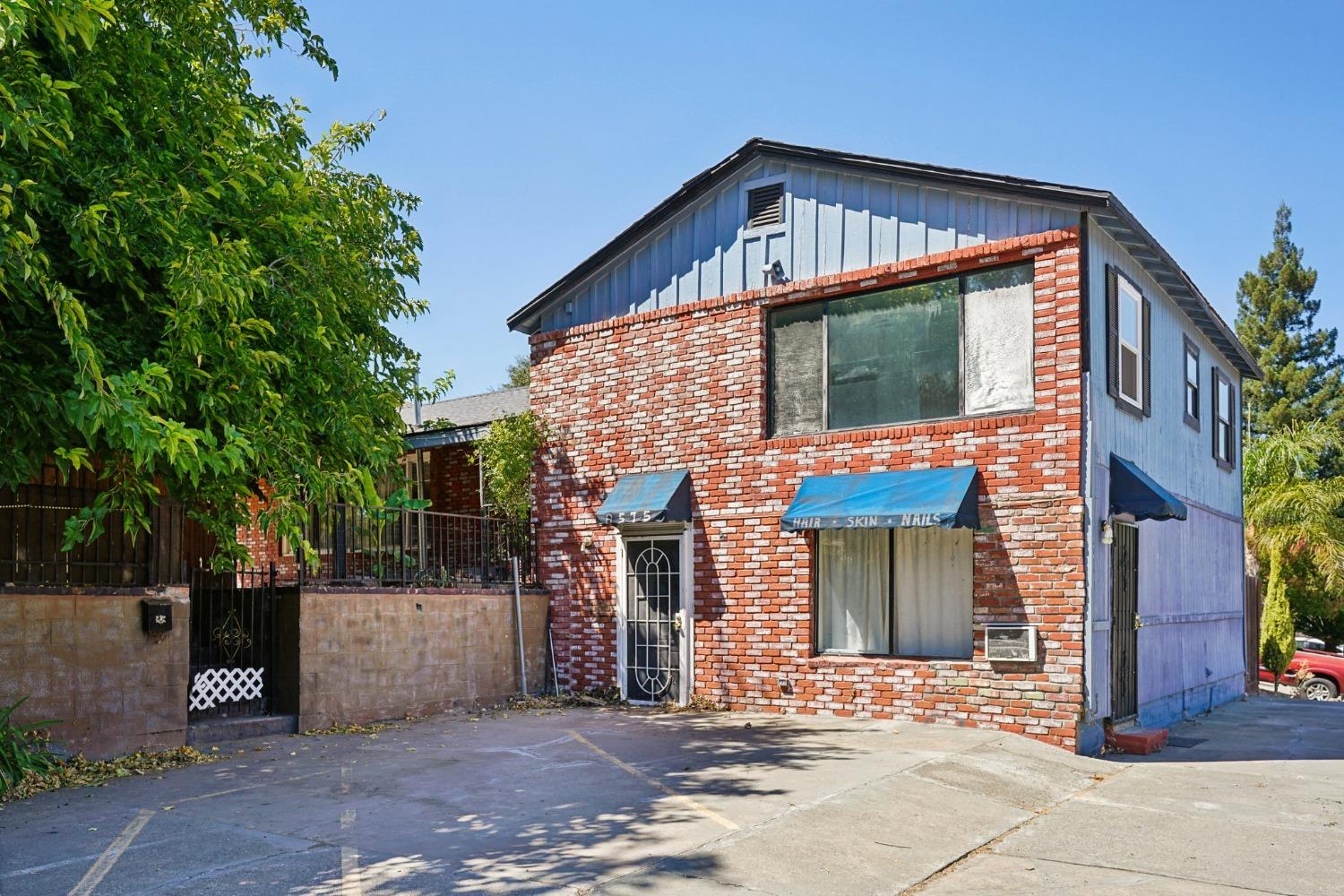 8575 Greenback Lane