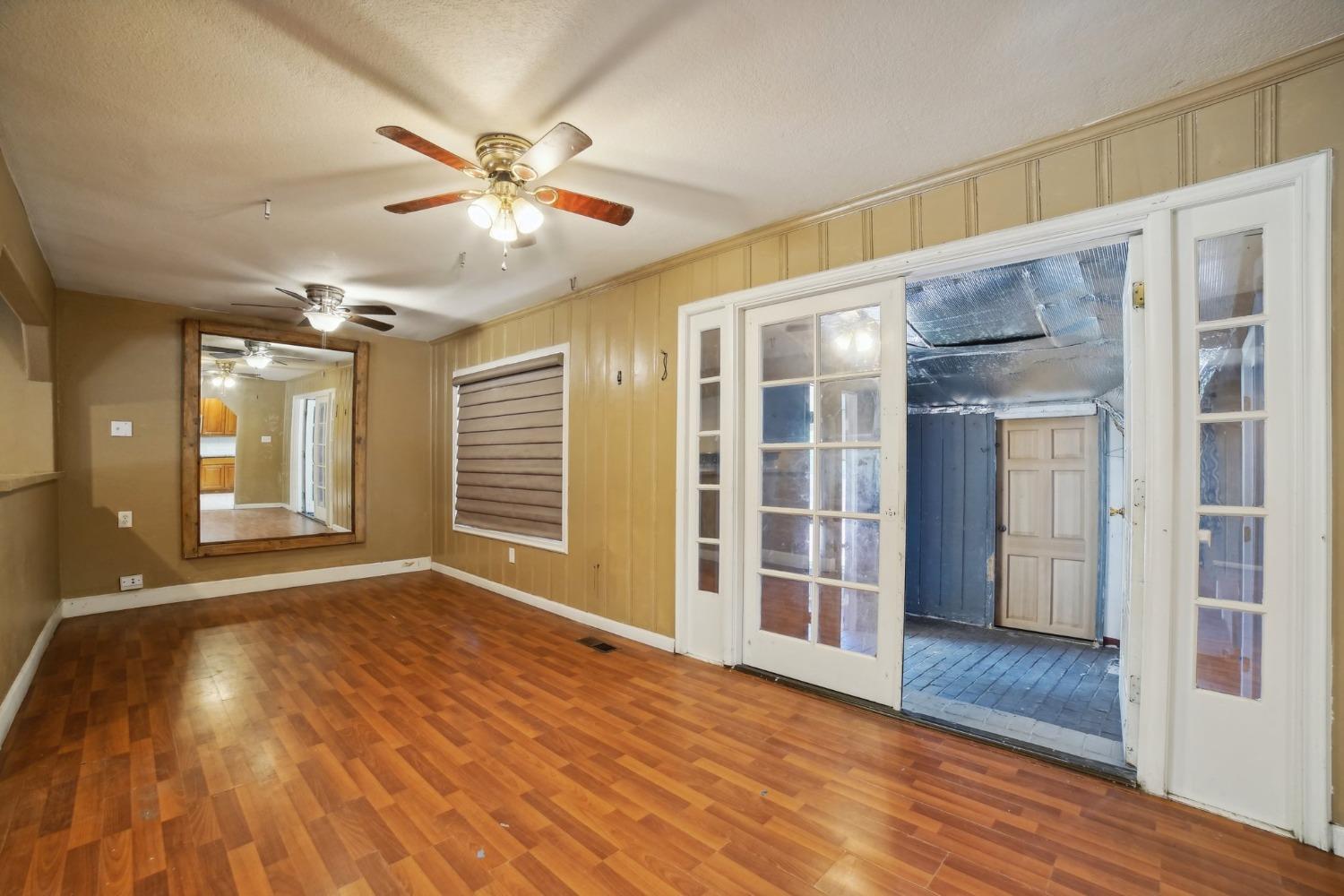 8575 Greenback Lane