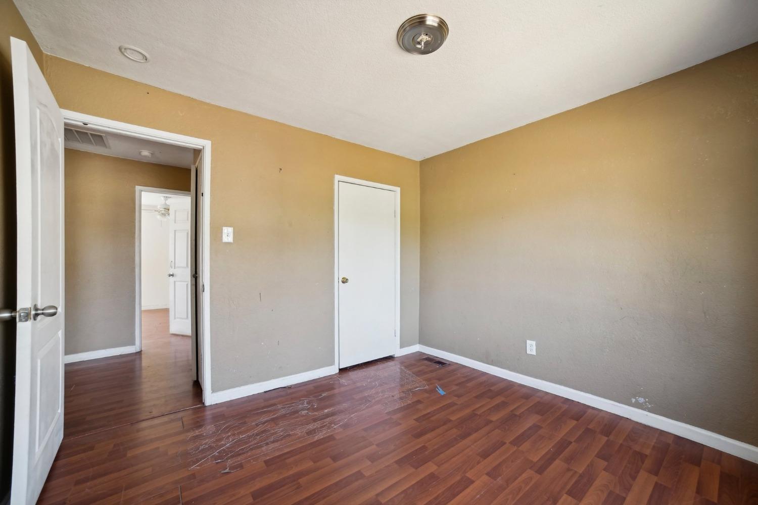 8575 Greenback Lane