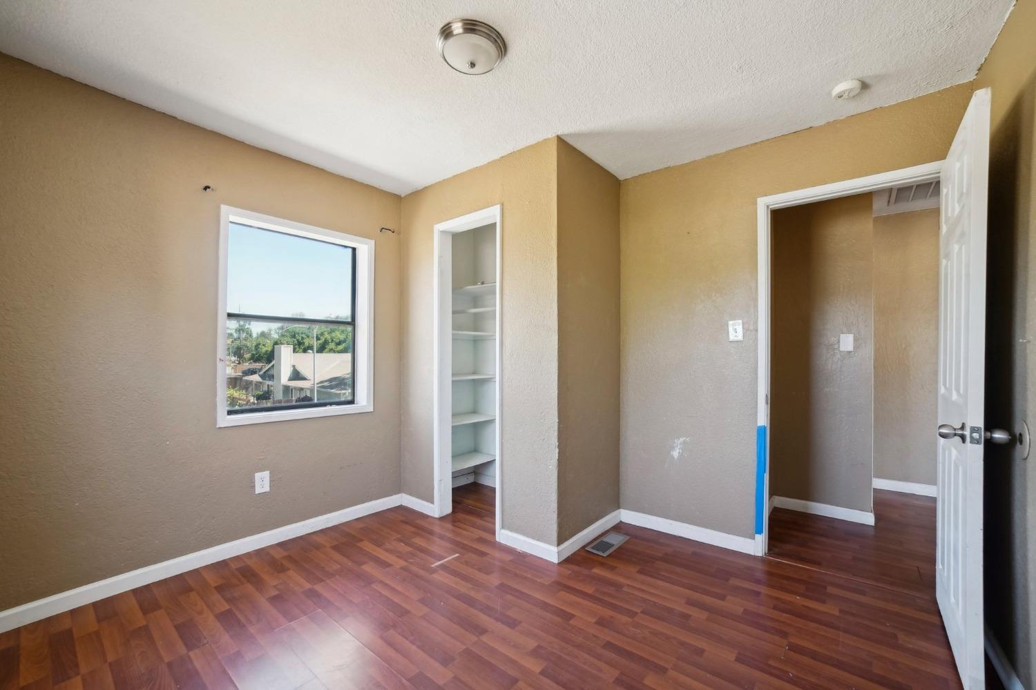 8575 Greenback Lane