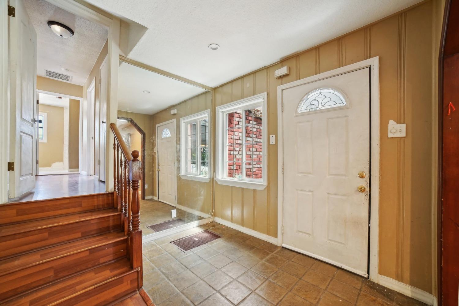 8575 Greenback Lane