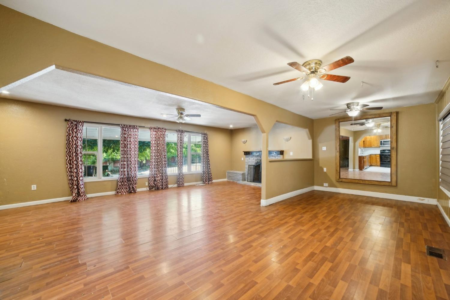 8575 Greenback Lane