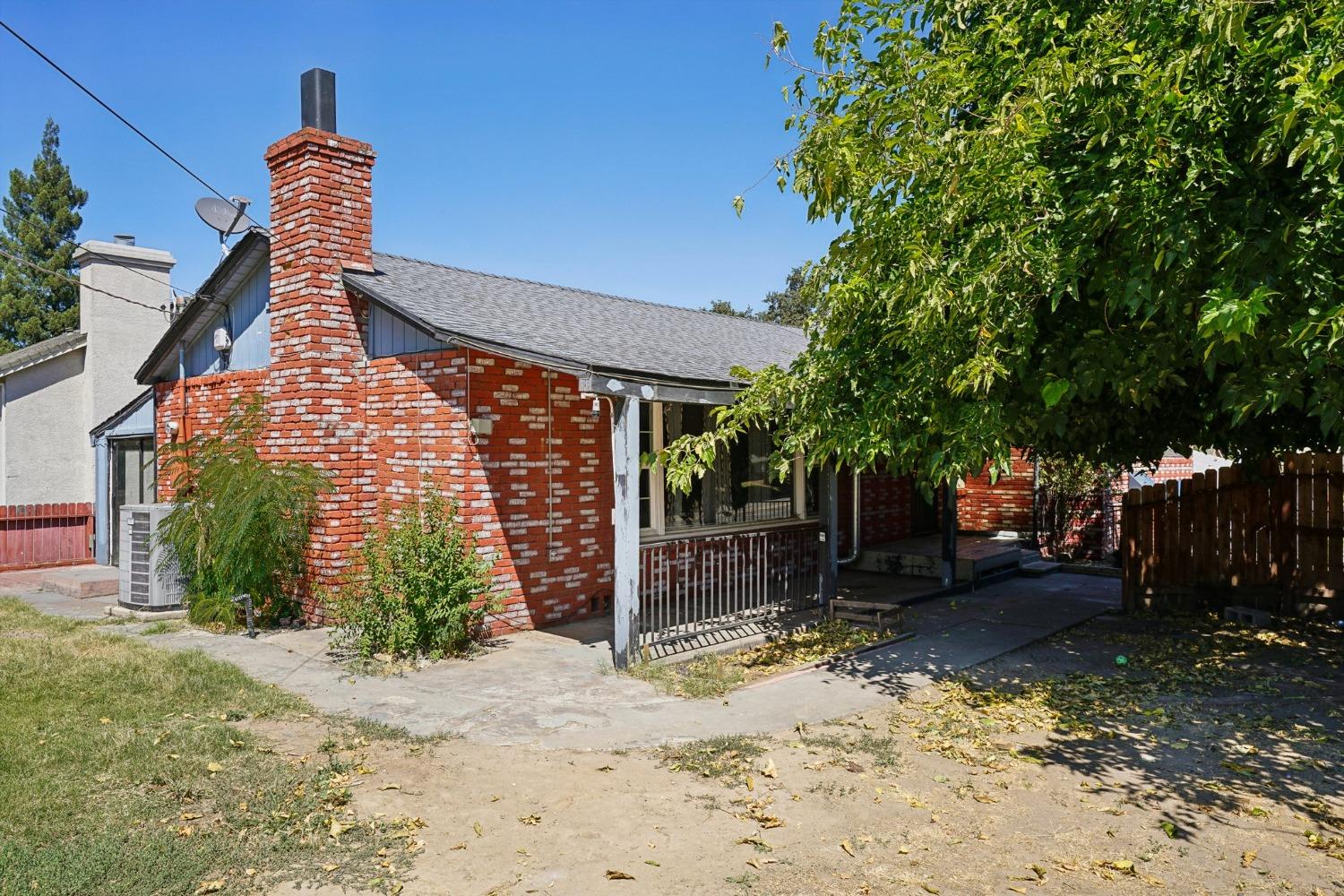 8575 Greenback Lane