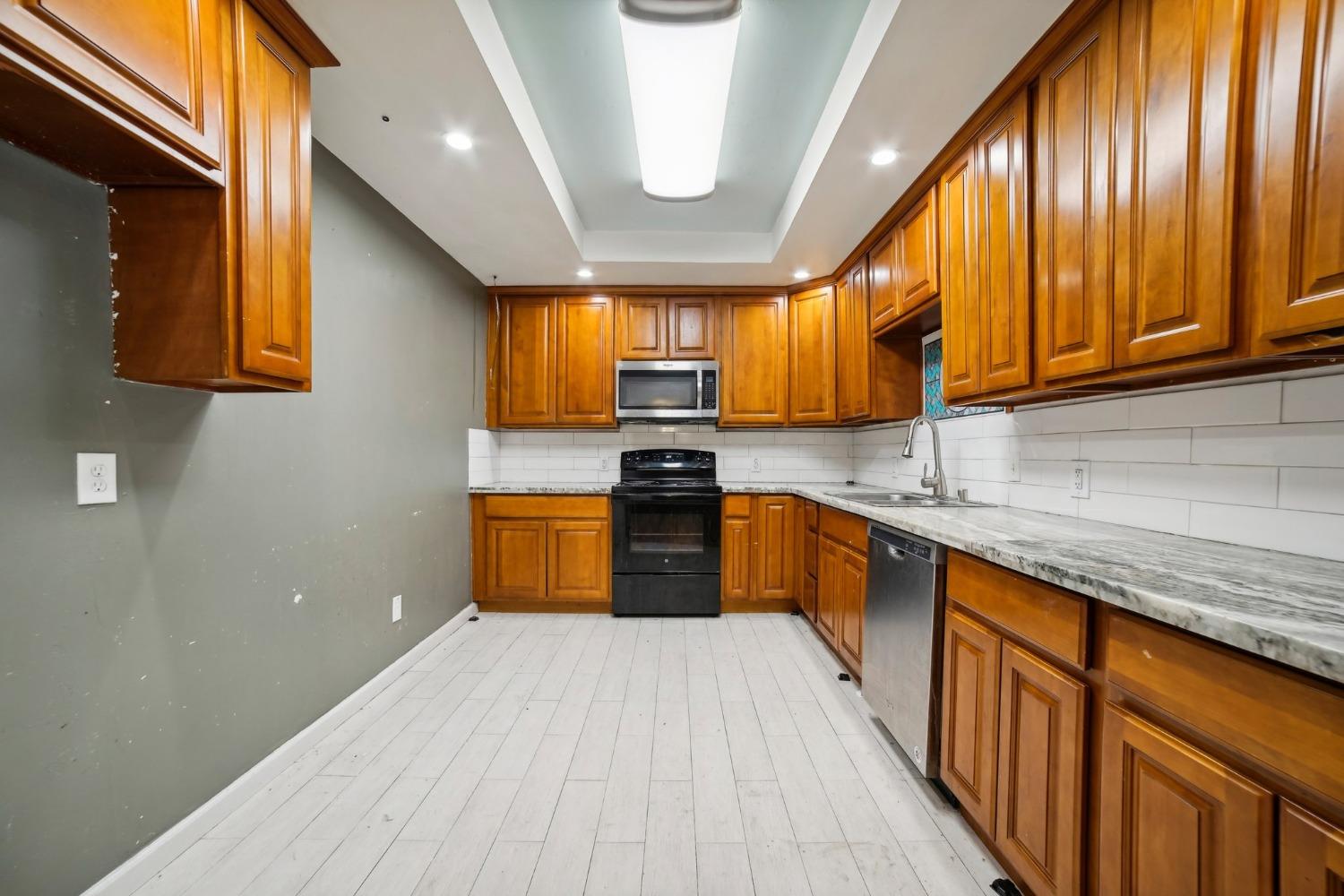 8575 Greenback Lane