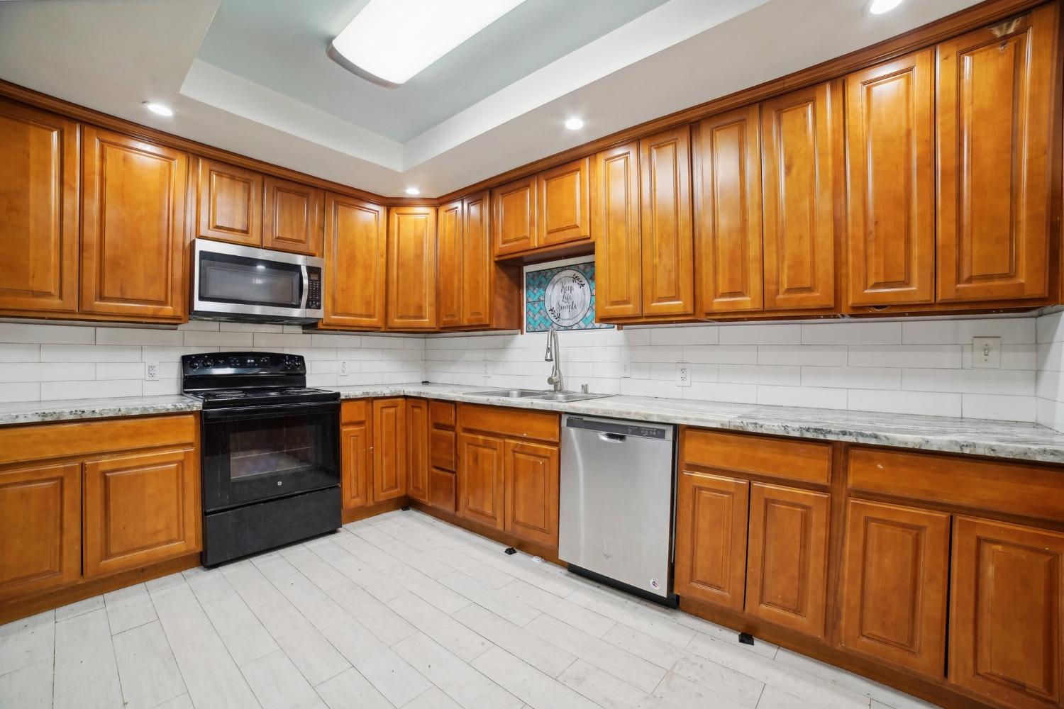 8575 Greenback Lane