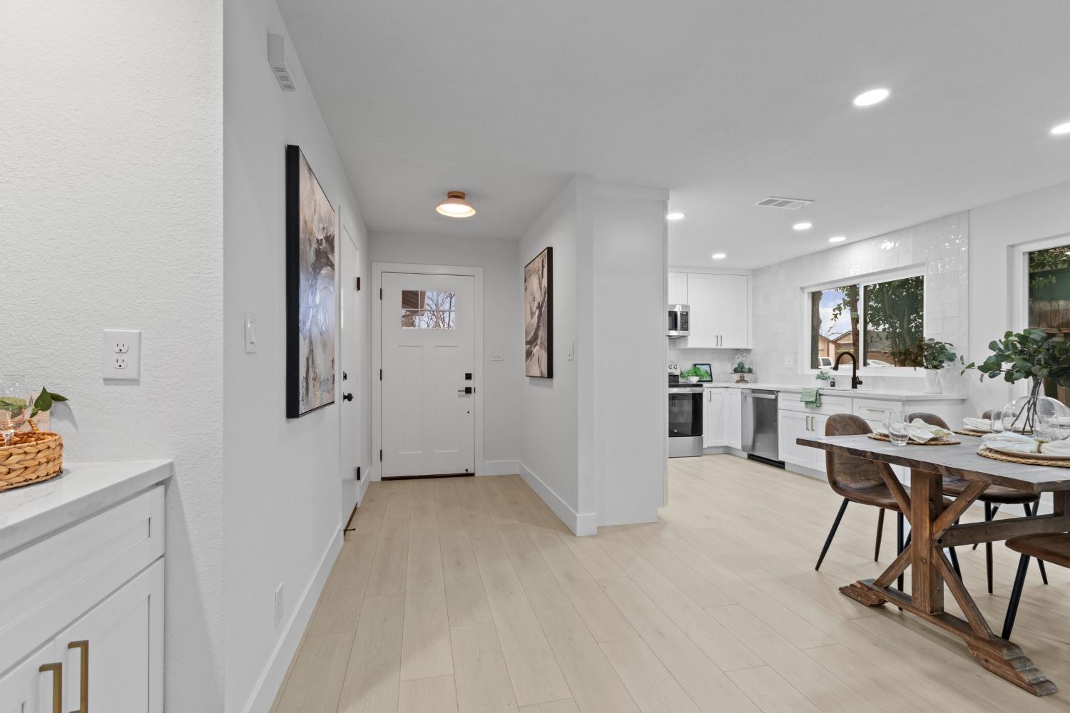 7139 Gardenvine Avenue