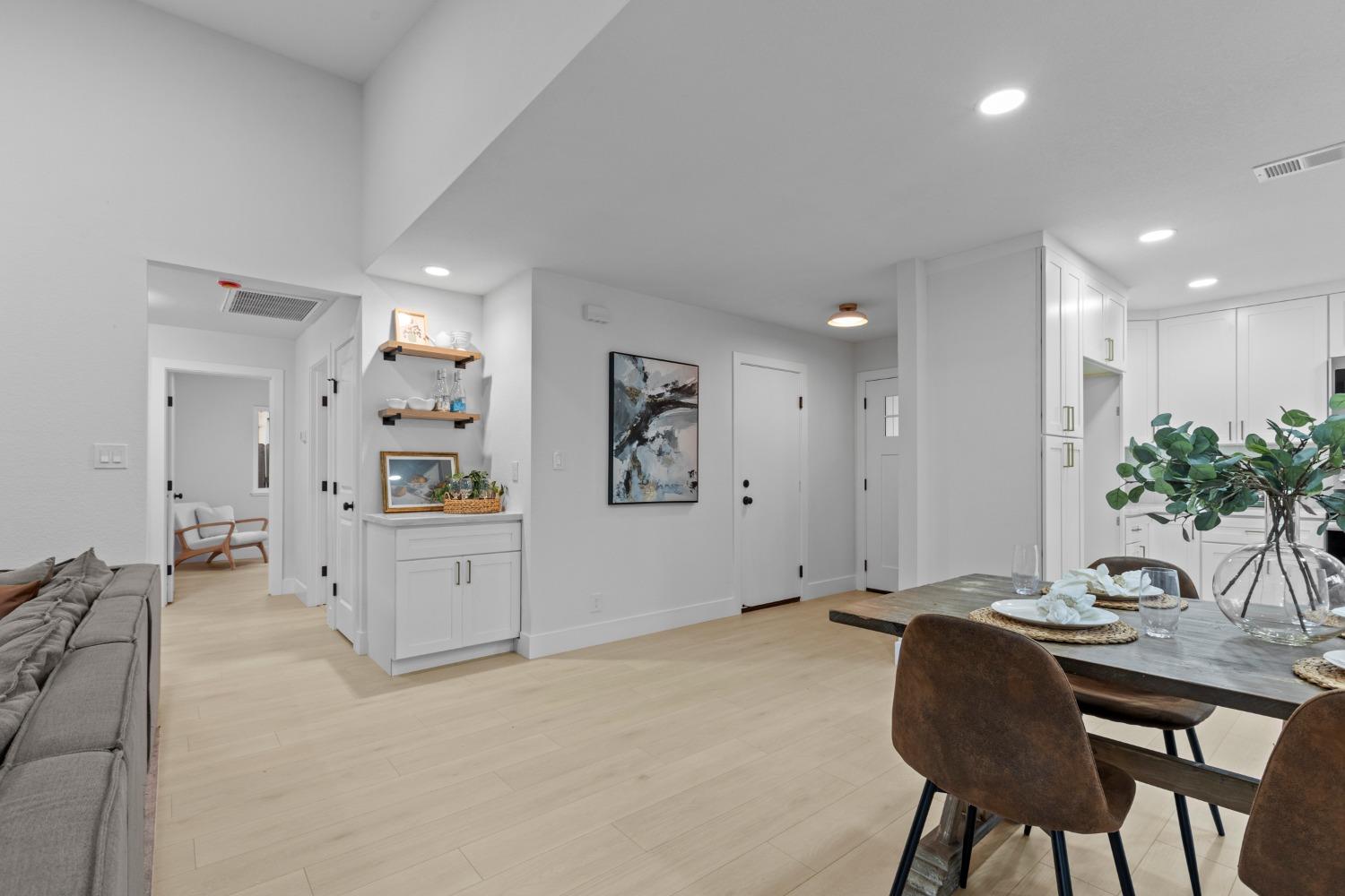 7139 Gardenvine Avenue