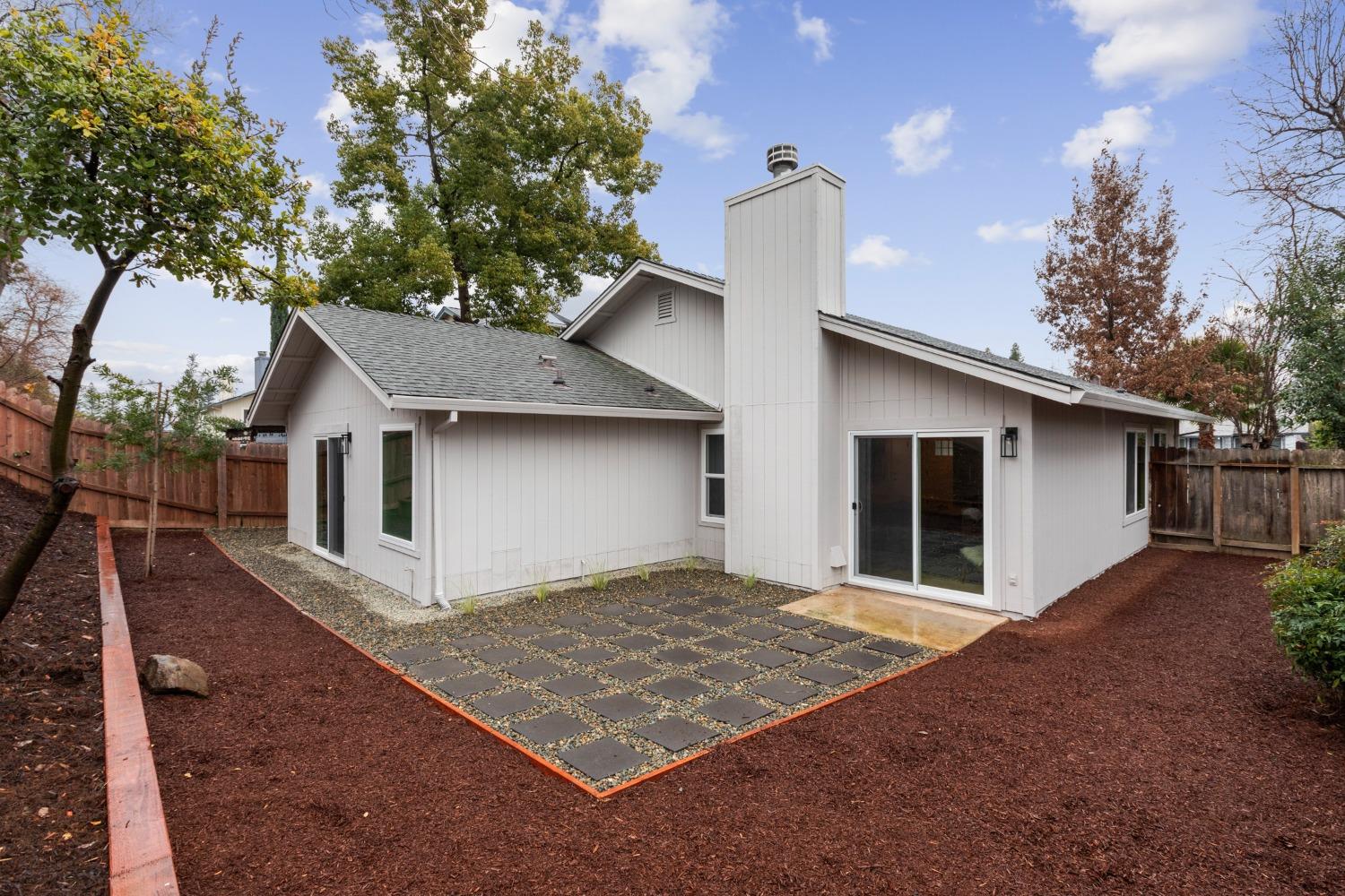 7139 Gardenvine Avenue