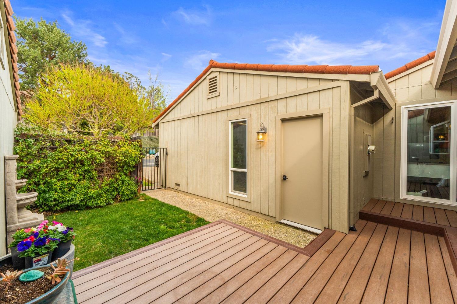 420 Crestridge Lane