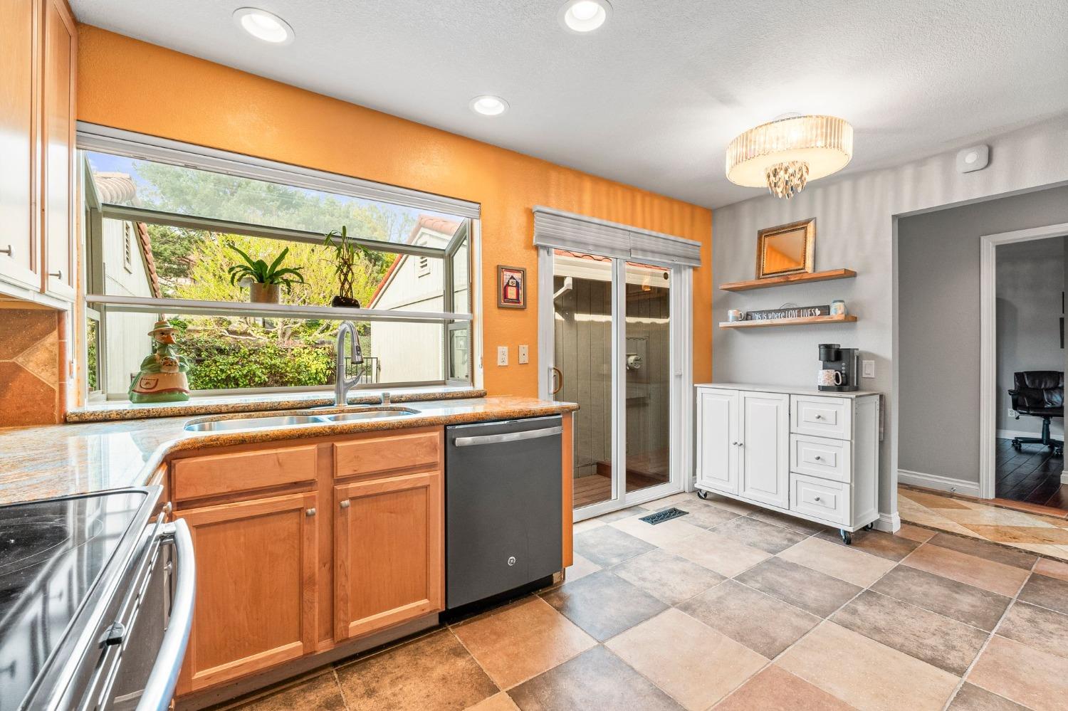 420 Crestridge Lane