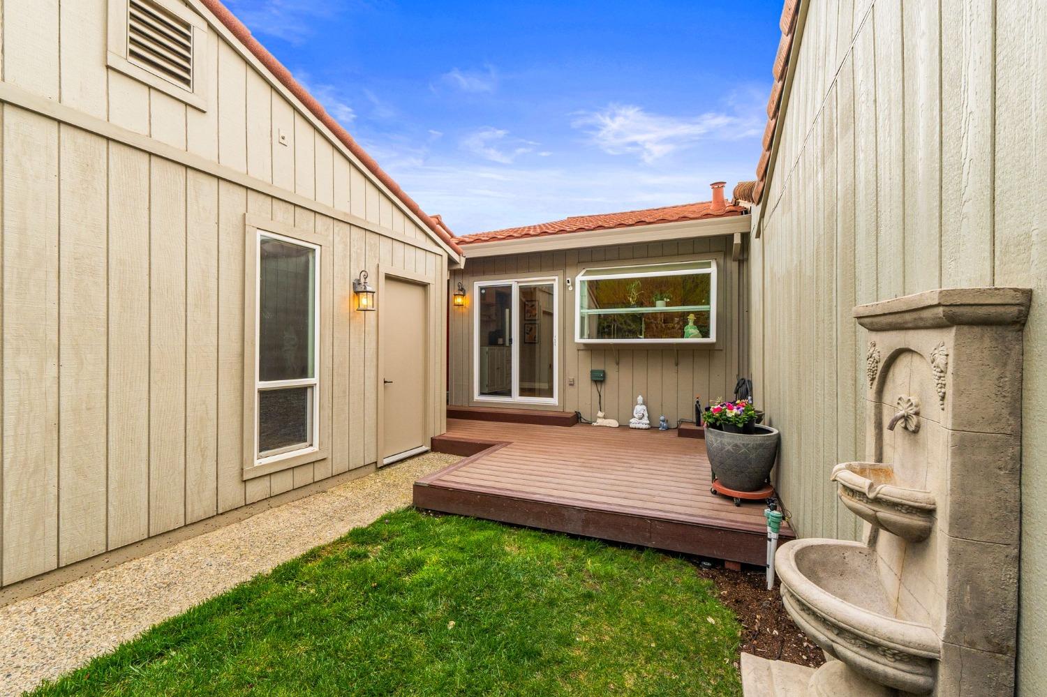420 Crestridge Lane
