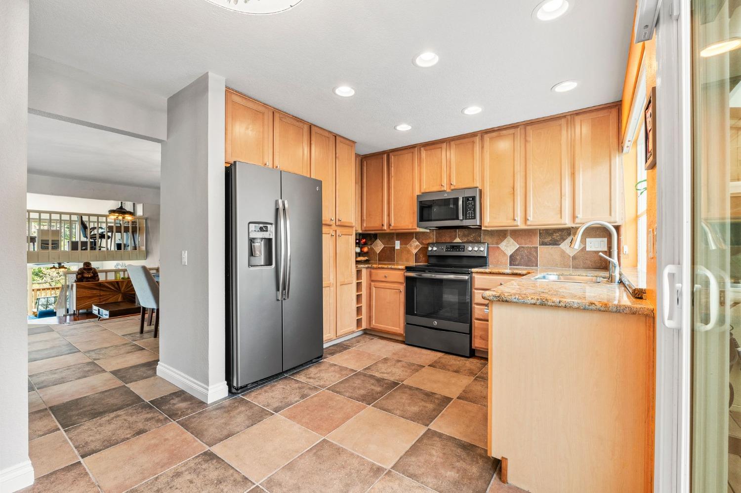 420 Crestridge Lane