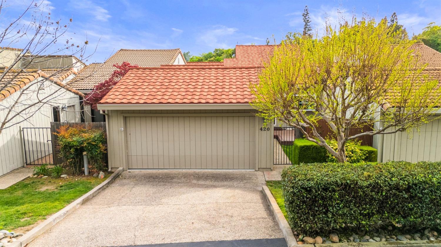 420 Crestridge Lane